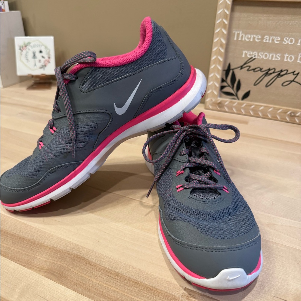 Nike Women's Flex Charcoal and Fuchsia Athletic Shoes